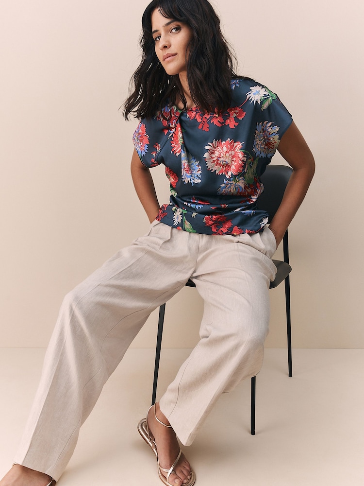Navy/Red Floral Print Satin Ruched Short Sleeve Top - Image 3 of 9