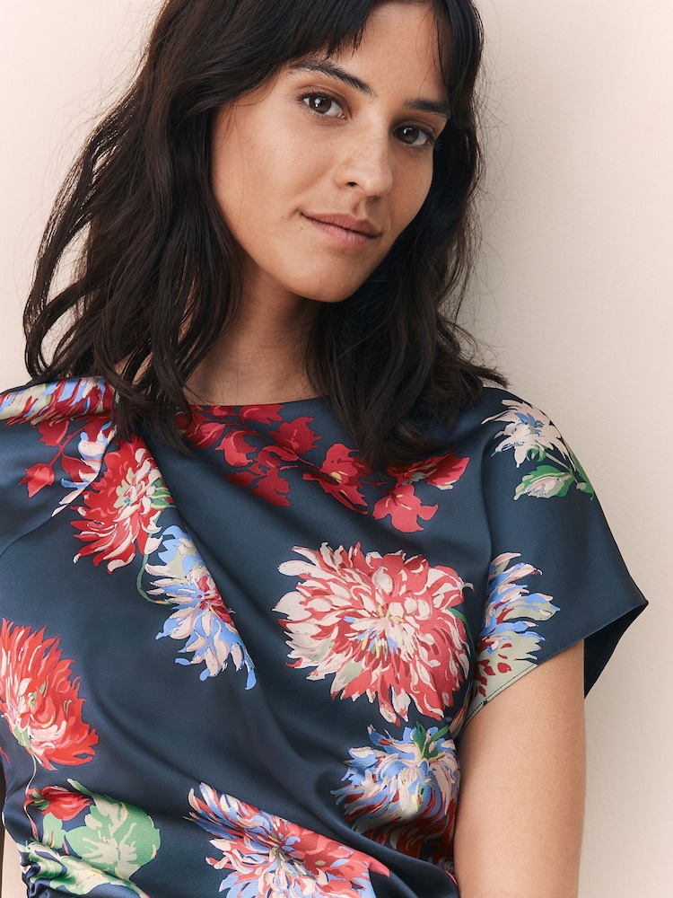 Navy/Red Floral Print Satin Ruched Short Sleeve Top - Image 5 of 9