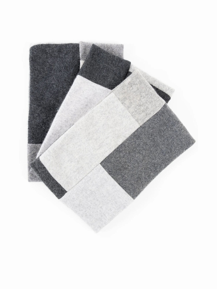 Серый - Celtic & Co. Blue Cashmere Neckwarmer Scarf - Image 2 of 3