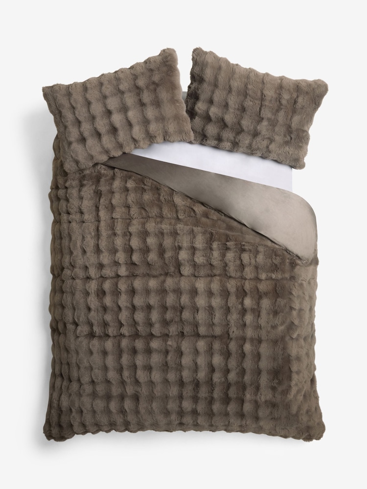 Brown Aspen Faux Fur Duvet Cover and Pillowcases Set - Image 4 of 4