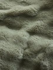 Green Aspen Faux Fur Duvet Cover and Pillowcases Set - Image 3 of 4