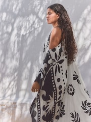 Black/White Palm Print Cold Shoulder Cover-Up - Image 4 of 5