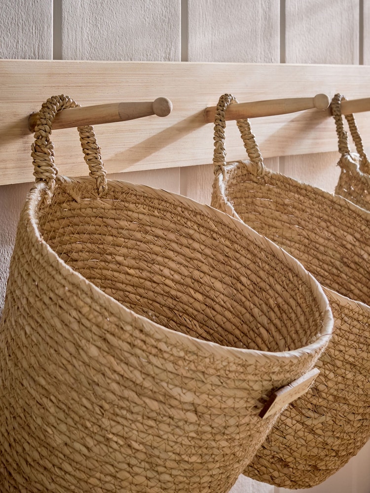 Set of 3 Natural Hanging Baskets and Wall Hooks - Image 4 of 6