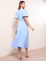 Blau - Friends Like These Scuba-Midikleid mit Strasssteinen am Halsausschnitt - Bild 4 von 5