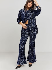 Camisa de terciopelo con lentejuelas de Simply Be - Imagen 3 de 4