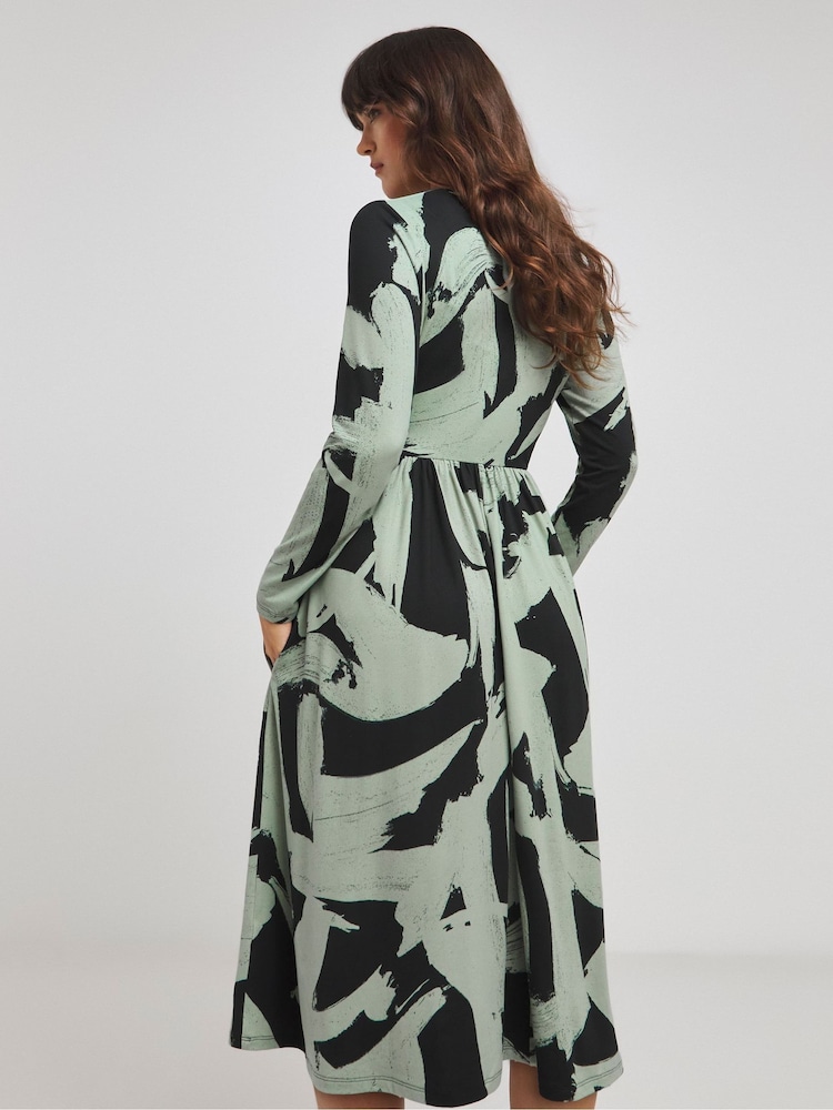 Simply Be Green Supersoft Pocket Midi Dress - Image 2 of 4 Simply Be Green Supersoft Pocket Midi Dress - Image 2 of 4
