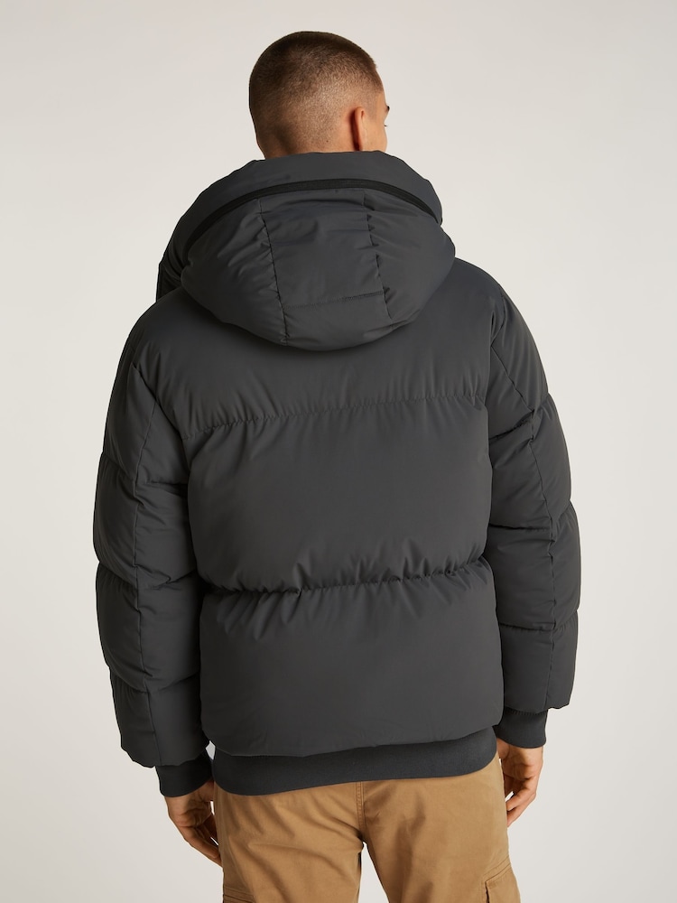 Tommy Jeans Black Relaxed Branded Puffer Jacket - Image 2 of 7 Tommy Jeans Black Relaxed Branded Puffer Jacket - Image 2 of 7