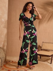 Love & Roses Tie Front Flutter Sleeve Jumpsuit - Imagen 3 de 4