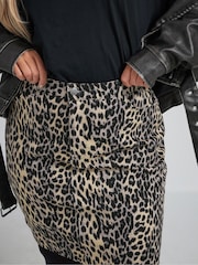 Yours Curve Natural Limited Denim Leopard Print Mini Skirt - Image 3 of 8