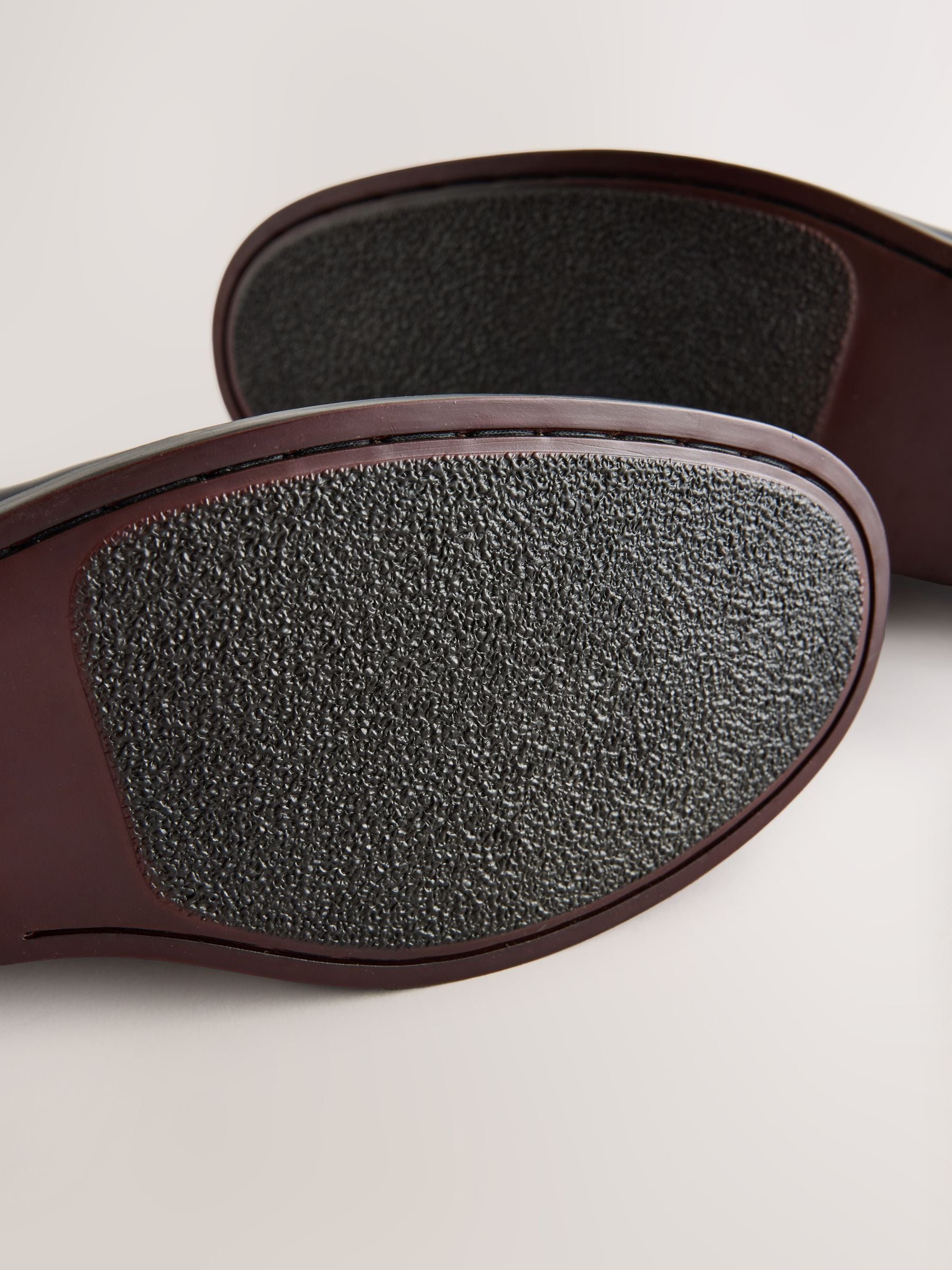 Next：日本 ブラック - ギャザーフロント レザー ローファー from Next