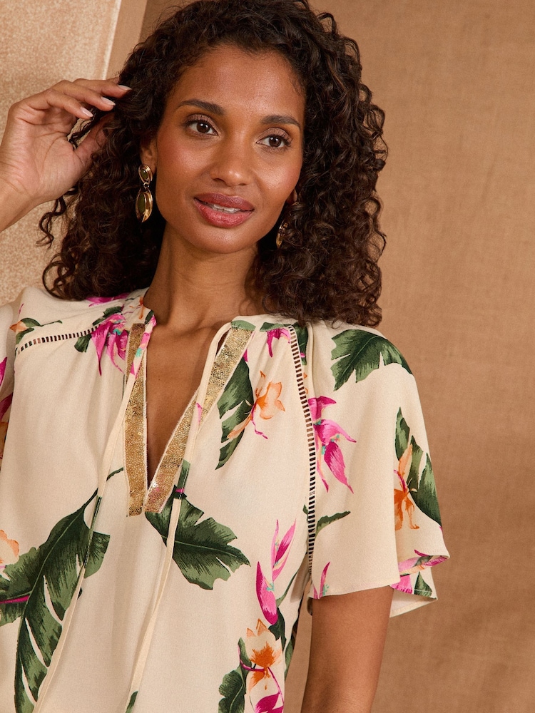 Love & Roses White/Ecru Tropical Sequin V-Neck blouse - Image 2 of 4