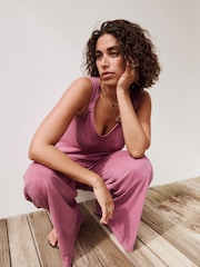 Roxo de ameixa - Macacão de malha com perna larga e V-Neck - Imagem 4 de 8
