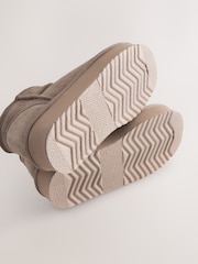 بني منك - Flatform Mini Warm Lined Water Repellent Suede Pull-On Boots - صورة 4 من 5