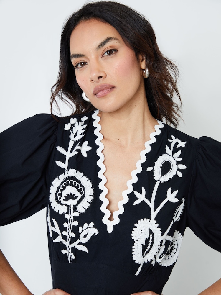 Another Sunday Black Puff Sleeve 100% Cotton Embroidered Tiered Midi Dress - Image 3 of 4