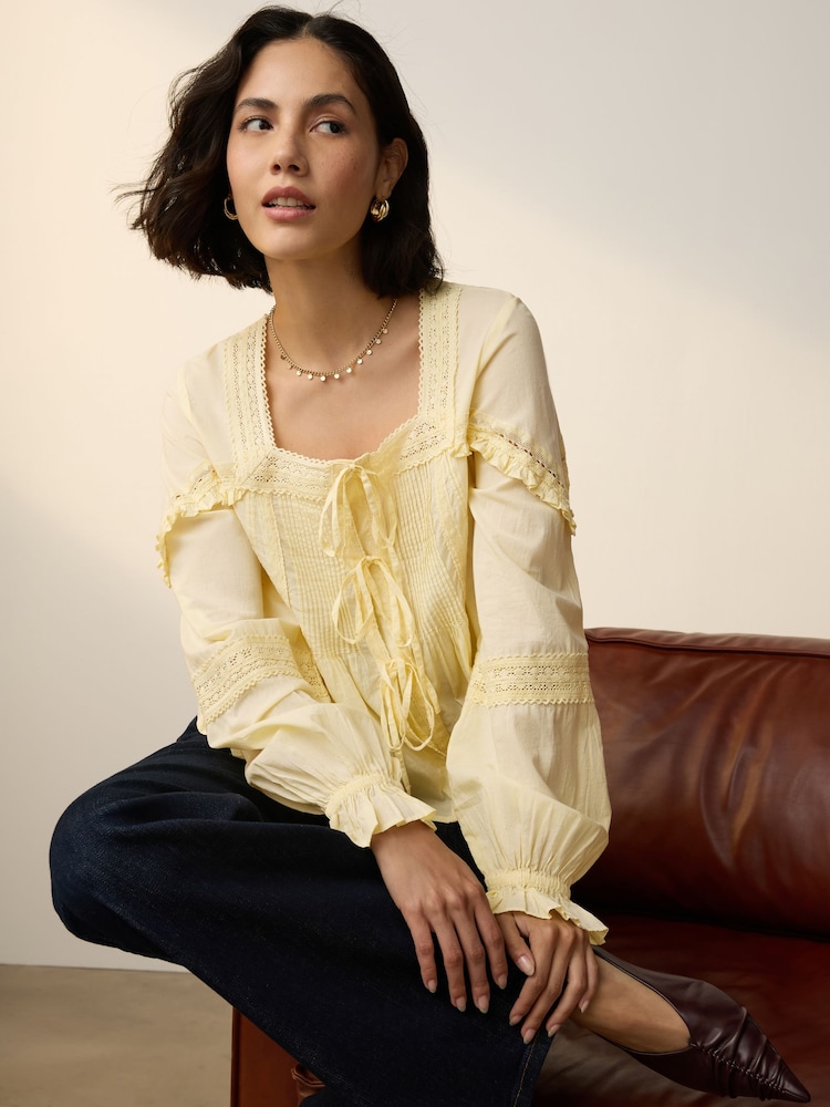 Gelb - 100% Cotton Prairie Style Long Sleeve Blouse with Adjustable Tie - Bild 1 von 7 Gelb - 100% Cotton Prairie Style Long Sleeve Blouse with Adjustable Tie - Bild 1 von 7