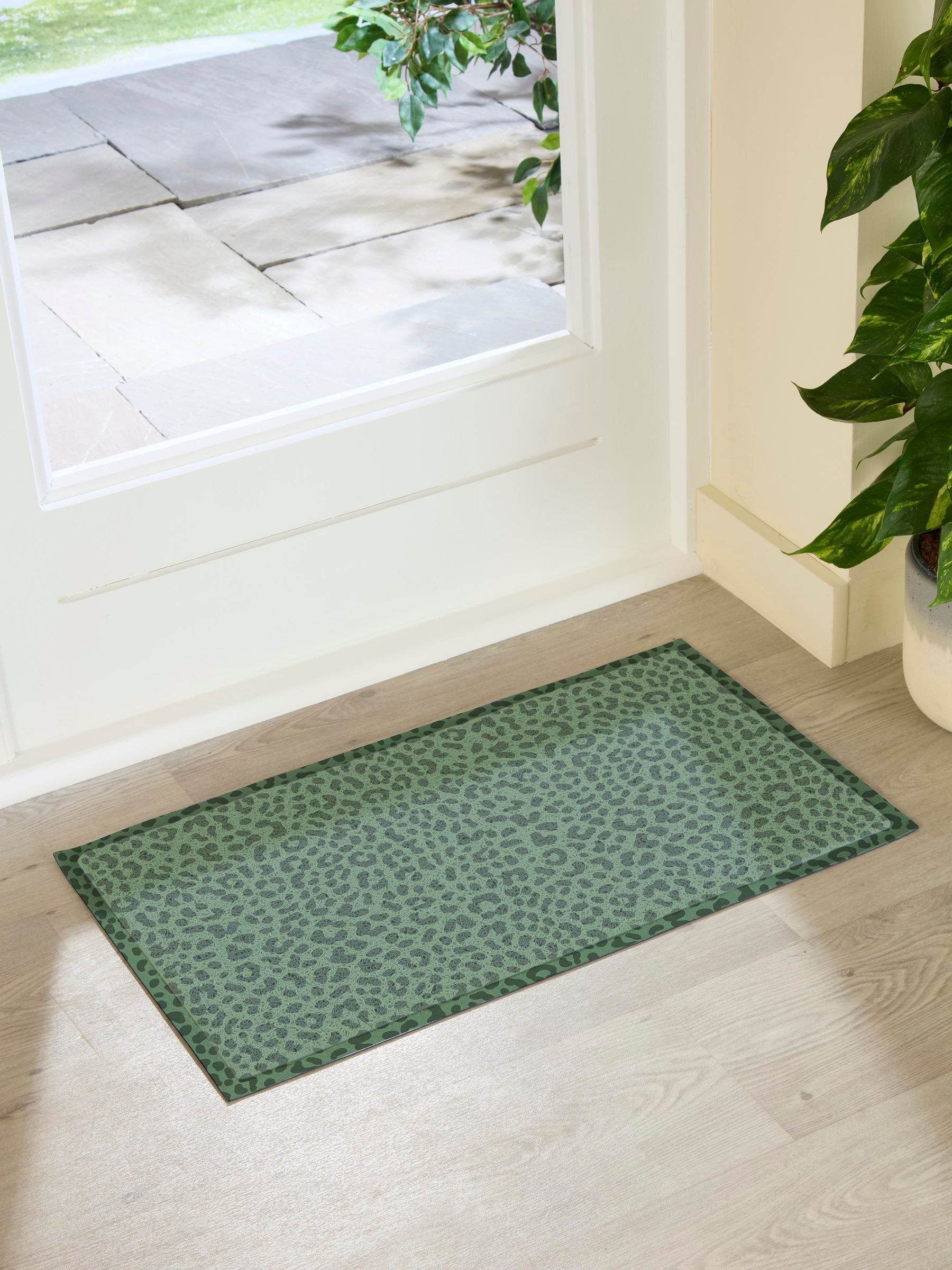 Artsy Mats Green Leopard Print Doormat