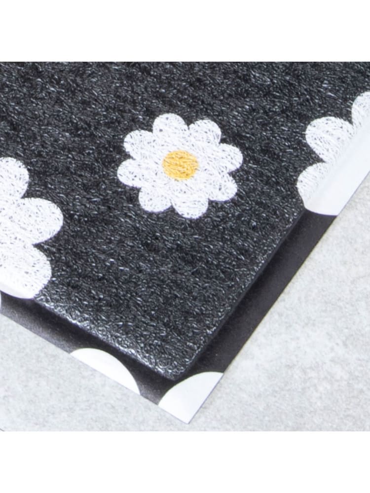 Artsy Mats Black Fresh As a Daisy Doormat - Image 3 of 3