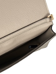 Chloé Natural Clutch Calfskin Leather Handbag - Image 6 of 6
