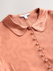 Бледно-розовый - Jacquard Peter Pan Collar Puff Sleeve Satin Blouse - Image 8 of 8
