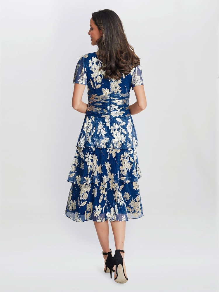Gina Bacconi Simone Foil Printed Tiered Dress - Imagen 2 de 5 Gina Bacconi Simone Foil Printed Tiered Dress - Imagen 2 de 5