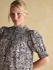 Azul - Joules Silvia Frill Neck Smocked Blouse - Imagem 6 de 7