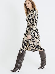 فستان قميص متوسط الطول برباط من الأمام من River Island - صورة 2 من 6