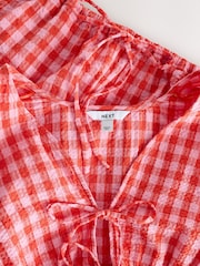 Rouge/Rose - Haut vichy 100% coton texturé à manches bouffantes noué sur le devant - Image 9 de 12