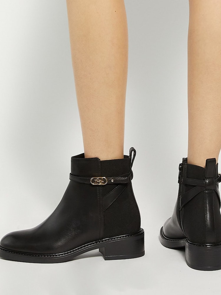 Dune London Praisley Branded Buckle Flat gležnjarji - Slika 1 iz 6 Dune London Praisley Branded Buckle Flat gležnjarji - Slika 1 iz 6