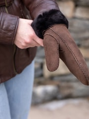 Lakeland Leather Light Brown Ladies Classic Winter Sheepskin Mittens - Image 5 of 6
