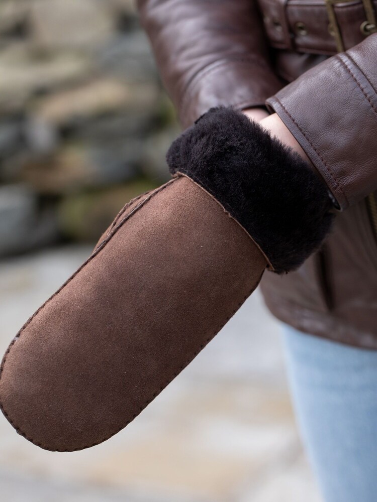Lakeland Leather Light Brown Ladies Classic Winter Sheepskin Mittens - Image 6 of 6