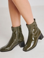 Simply Be – Klassische Stretch-Stiefeletten mit Blockabsatz und Breite Passform - Bild 3 von 5