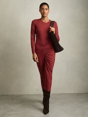 Reiss Burgundy Ginny Ruched Jersey Midi Dress - Image 5 of 6