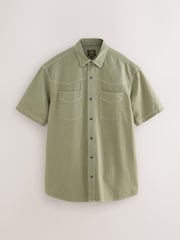 Verde sálvia - Camisa de manga curta com costura contrastante com bolso duplo 100% algodão - Imagem 6 de 9