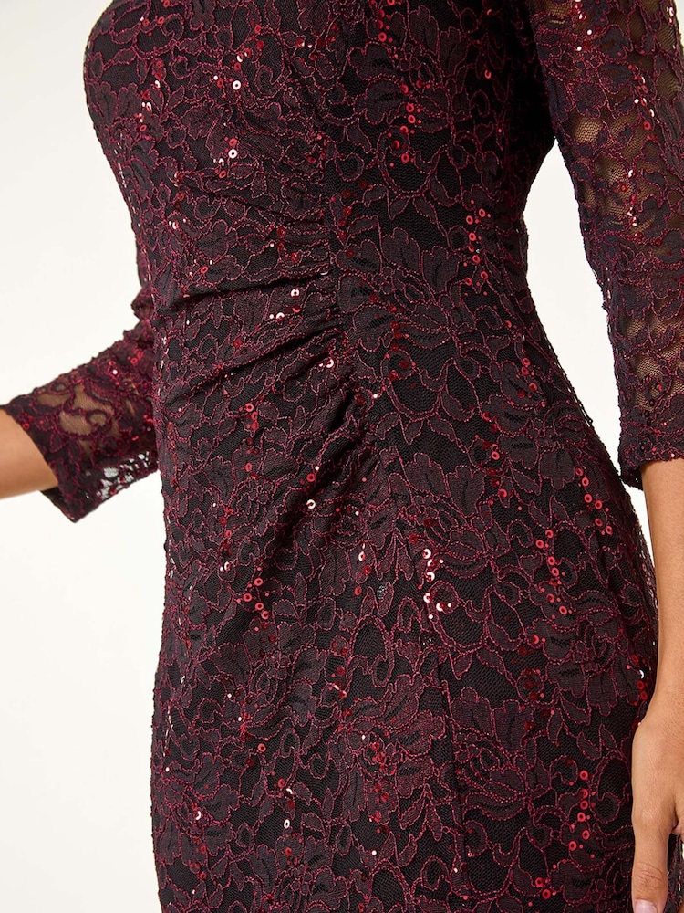 Rot - Roman – gerafftes Kleid mit Pailletten und Spitzen-Overlay - Bild 5 von 5 Rot - Roman – gerafftes Kleid mit Pailletten und Spitzen-Overlay - Bild 5 von 5