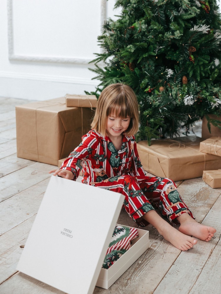 Chelsea Peers Red Christmas Dog & Wreath Print Long Pyjamas Set - Image 2 of 5