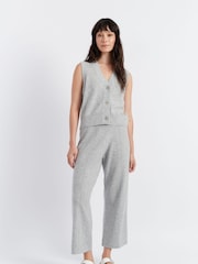 אפור - Chinti and Parker Wool Cashmere Blend V-Neck Waistcoat - Image 1 of 3