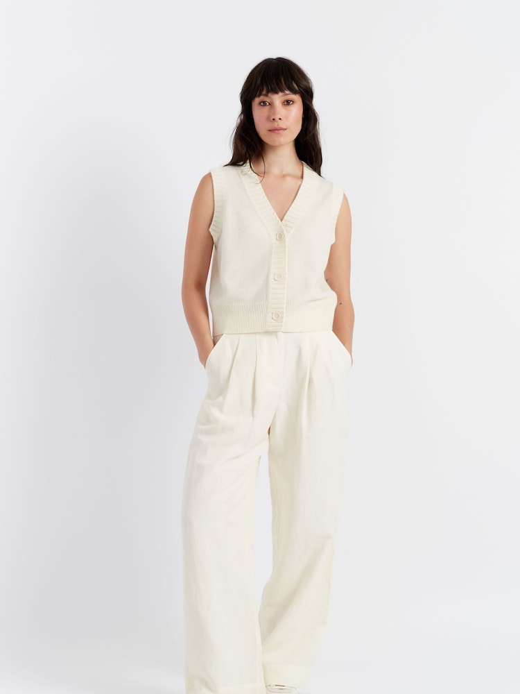 Кремовый - Chinti and Parker Wool Cashmere Blend V-Neck Waistcoat - Image 1 of 3