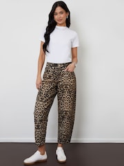 Threadbare Brown Leopard Print Barrel Leg Denim 100% Cotton Jeans With Raw Hem - Image 4 of 5