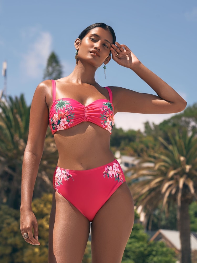 Love & Roses Embroidered Ruched High Waist Bikini Bottoms - Bild 1 von 4 Love & Roses Embroidered Ruched High Waist Bikini Bottoms - Bild 1 von 4