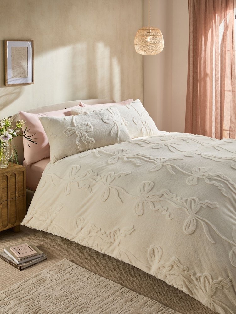 White Cream Bow Christmas Faux Fur Icons Duvet Cover and Pillowcase Set - Image 4 of 4