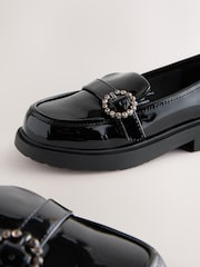 Schwarzes Lackleder - Diamante Brooch School Loafers - Bild 4 von 5