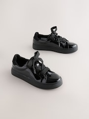 Schwarzes Lackleder - Retro Lace Up School Trainers - Bild 1 von 5