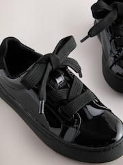 Schwarzes Lackleder - Retro Lace Up School Trainers - Bild 4 von 5
