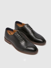 Schuh Raven Leather črna gležnjar z luknjičastim vzorcem in vezalkami - Slika 4 iz 4