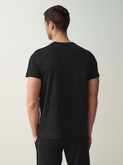 Черный - BOSS Chest Logo 100% Cotton T-Shirt - Image 2 of 5