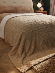 Silentnight Natural Snugsie Cable Knit 240 x 180cm Giant Blanket - Image 1 of 8