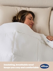 Silentnight Luxury Natural Lightweight Wool White Duvet - Image 5 of 9