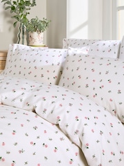 Cath Kidston Pink Lace Ditsy 100% Cotton Duvet Cover and Pillowcase Set - Image 2 of 4