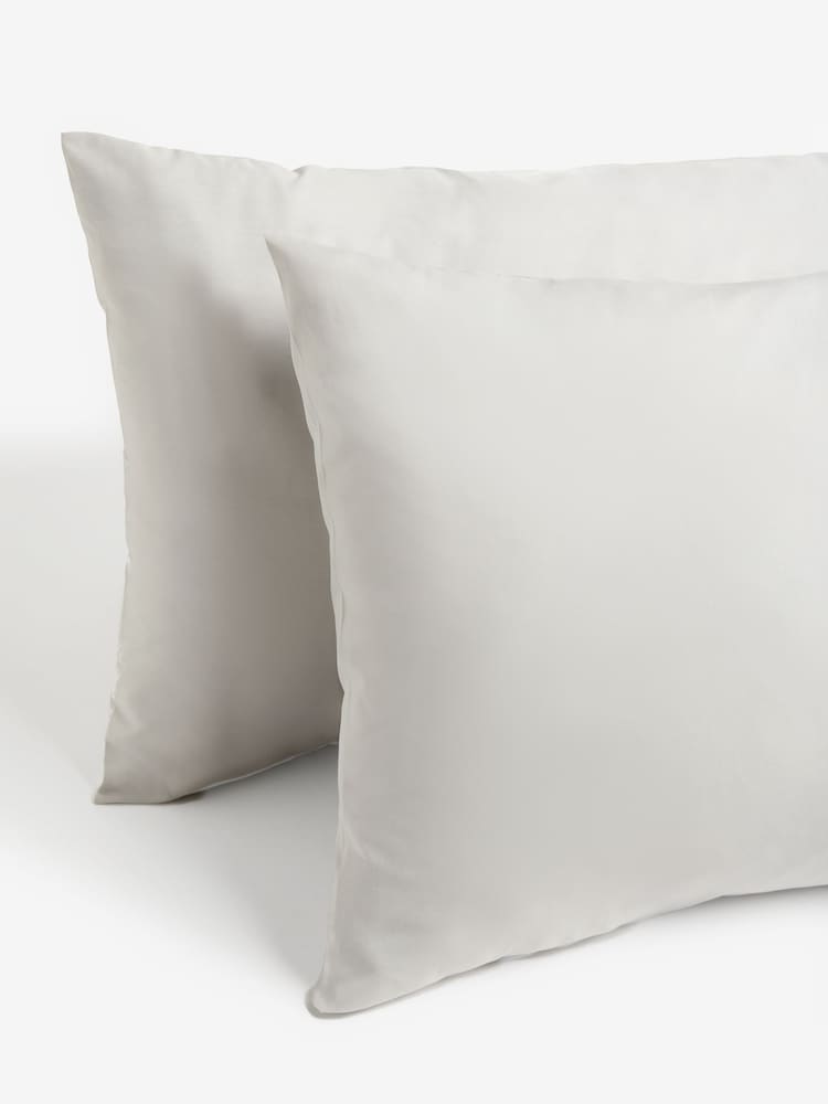Set of 2 Silver Grey Cotton Rich Pillowcases - Image 3 of 3