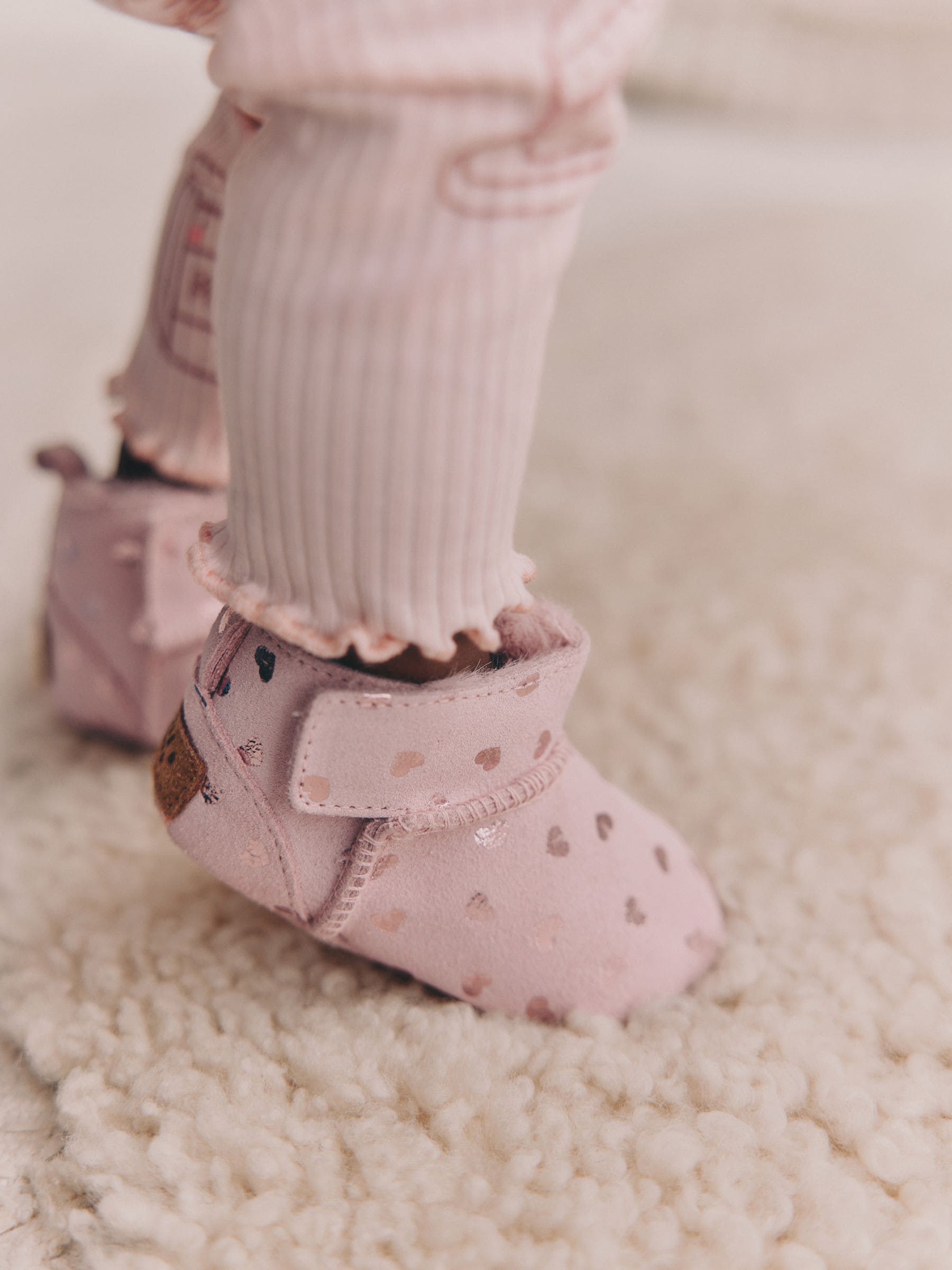 ︎ssw♡  Kaufen Sie Rosa Herz - Schlupfstiefel aus Wildleder für Babys (0